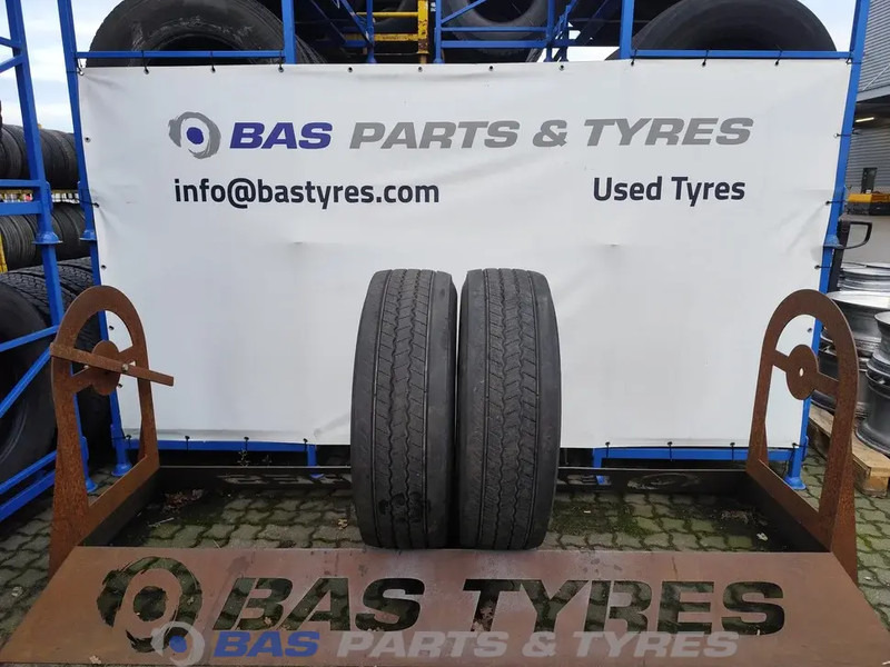 Continental Continental 315/70R22.5 Hybrid HS5 156/150 M+S 3PMSF gebruikte set - Anvelopă pentru Camion: Foto 1 Continental Continental 315/70R22.5 Hybrid HS5 156/150 M+S 3PMSF gebruikte set - Anvelopă pentru Camion: Foto 1