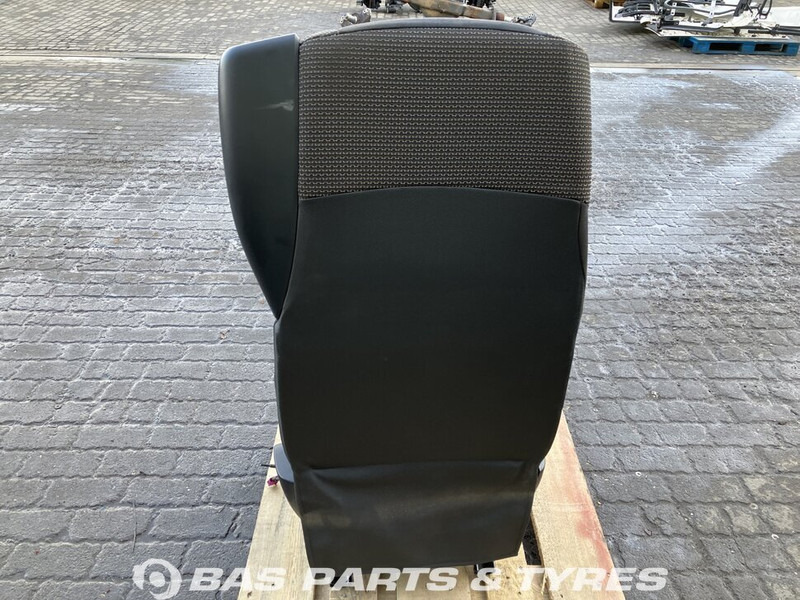 DAF CF Euro 6 Bestuurdersstoel DAF 1978886 - Scaun pentru Camion: Foto 3 DAF CF Euro 6 Bestuurdersstoel DAF 1978886 - Scaun pentru Camion: Foto 3