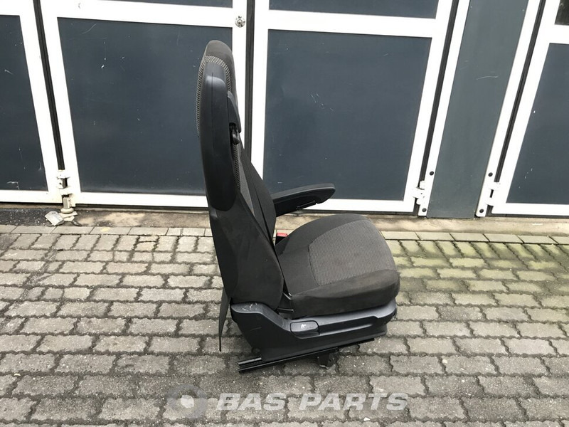 DAF CF Euro 6 Bijrijdersstoel DAF 1844380 - Scaun pentru Camion: Foto 2 DAF CF Euro 6 Bijrijdersstoel DAF 1844380 - Scaun pentru Camion: Foto 2
