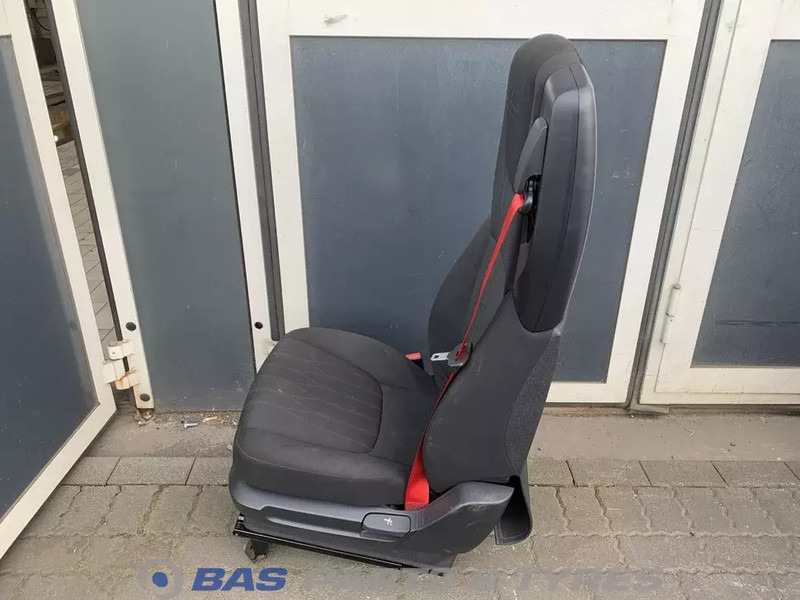 DAF CF Euro 6 Bijrijdersstoel DAF 2105730 - Scaun pentru Camion: Foto 2 DAF CF Euro 6 Bijrijdersstoel DAF 2105730 - Scaun pentru Camion: Foto 2