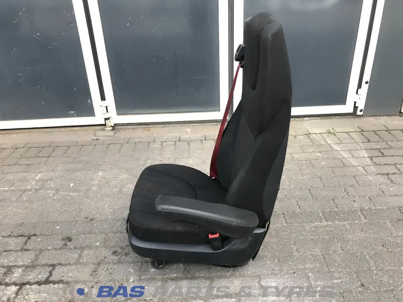 DAF CF Euro 6 Chauffeursstoel DAF 2104662 - Scaun pentru Camion: Foto 2 DAF CF Euro 6 Chauffeursstoel DAF 2104662 - Scaun pentru Camion: Foto 2
