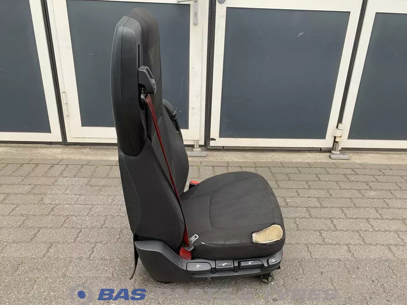 DAF CF Euro 6 Chauffeursstoel DAF 2104662 - Scaun pentru Camion: Foto 4 DAF CF Euro 6 Chauffeursstoel DAF 2104662 - Scaun pentru Camion: Foto 4