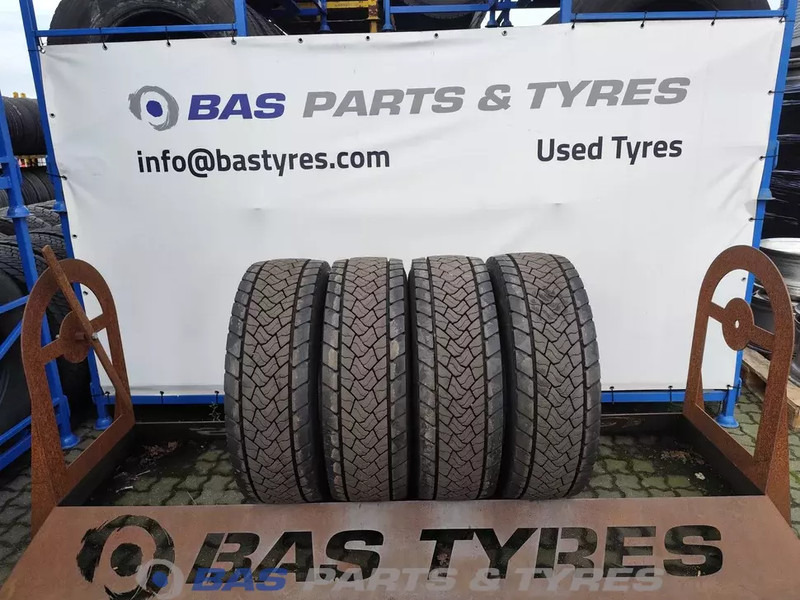 DUNLOP Dunlop 295/60R22.5 SP446 K M+S 3PMSF gebruikte set - Anvelopă pentru Camion: Foto 1 DUNLOP Dunlop 295/60R22.5 SP446 K M+S 3PMSF gebruikte set - Anvelopă pentru Camion: Foto 1
