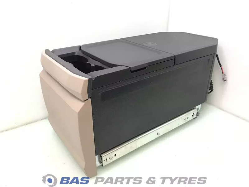 DAF XG Koelkast DAF 35 Liter 2318729 - Piesă de schimb pentru Camion: Foto 2 DAF XG Koelkast DAF 35 Liter 2318729 - Piesă de schimb pentru Camion: Foto 2