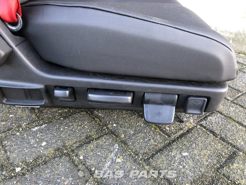 Renault Bijrijdersstoel Renault 7421879987 - Scaun pentru Camion: Foto 5 Renault Bijrijdersstoel Renault 7421879987 - Scaun pentru Camion: Foto 5