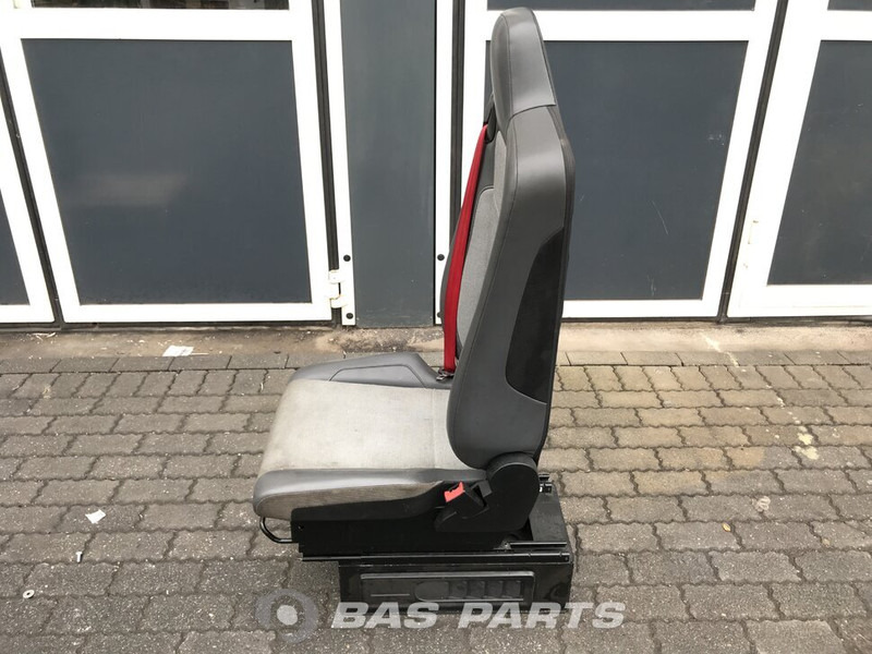 Renault T-Serie Bijrijdersstoel Renault 7421615420 - Scaun pentru Camion: Foto 2 Renault T-Serie Bijrijdersstoel Renault 7421615420 - Scaun pentru Camion: Foto 2