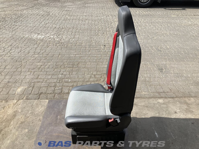 Renault T-Serie Bijrijdersstoel Renault 7482269090 - Scaun pentru Camion: Foto 2 Renault T-Serie Bijrijdersstoel Renault 7482269090 - Scaun pentru Camion: Foto 2