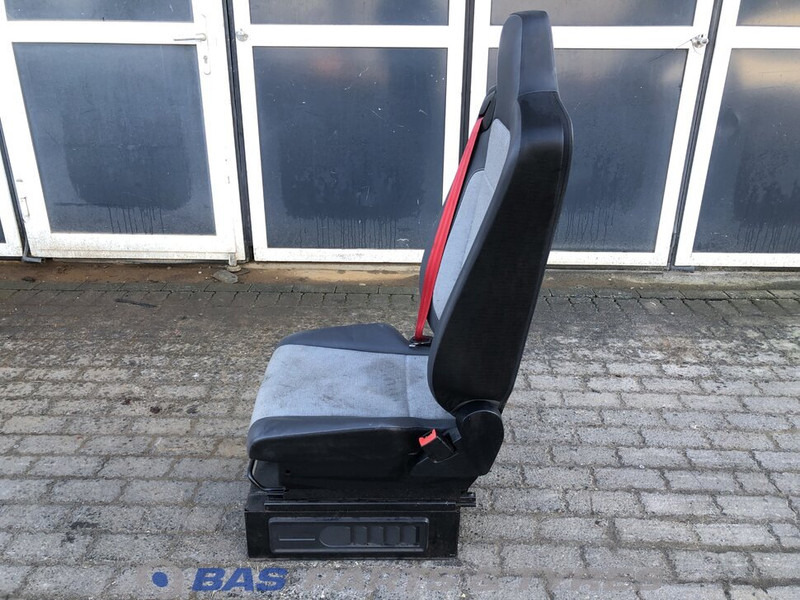 Renault T-Serie Bijrijdersstoel Renault 7482269090 - Scaun pentru Camion: Foto 2 Renault T-Serie Bijrijdersstoel Renault 7482269090 - Scaun pentru Camion: Foto 2