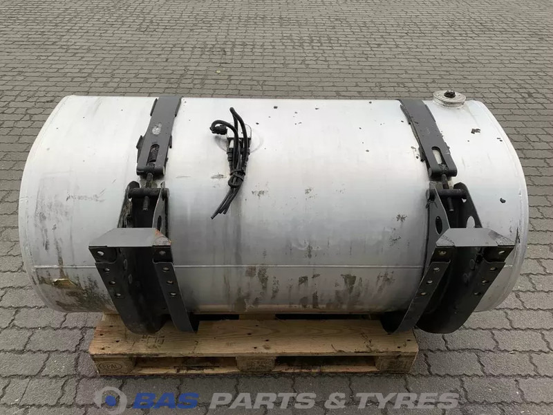 Volvo Brandstoftank Volvo 610 Liter G0000172 - Rezervor combustibil pentru Camion: Foto 3 Volvo Brandstoftank Volvo 610 Liter G0000172 - Rezervor combustibil pentru Camion: Foto 3