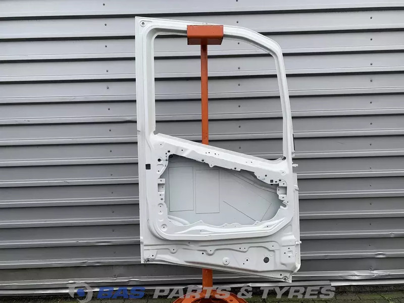 Volvo FH4 Portier Links Volvo 82183078 - Uşă și piese pentru Camion: Foto 2 Volvo FH4 Portier Links Volvo 82183078 - Uşă și piese pentru Camion: Foto 2