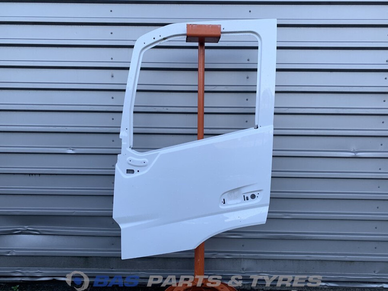 Volvo FM5 Portier Links Volvo 84232860 - Uşă și piese pentru Camion: Foto 1 Volvo FM5 Portier Links Volvo 84232860 - Uşă și piese pentru Camion: Foto 1