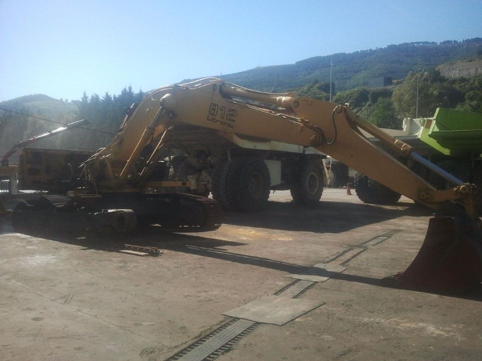 LIEBHERR R912LI - Excavator pe şenile: Foto 2 LIEBHERR R912LI - Excavator pe şenile: Foto 2