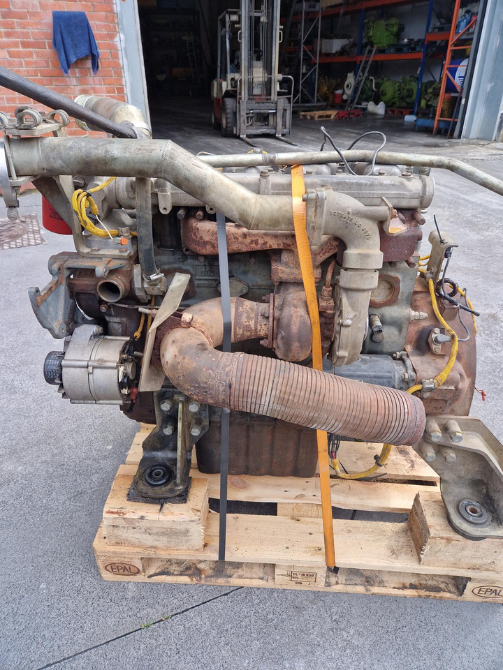 MOTOR LIEBHERR D924TIE 145 KW - Motor pentru Utilaje constructii: Foto 3 MOTOR LIEBHERR D924TIE 145 KW - Motor pentru Utilaje constructii: Foto 3