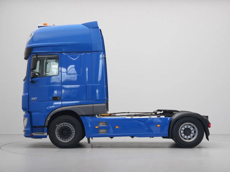 DAF XF 460 FT Super Space Cab - Cap tractor: Foto 2 DAF XF 460 FT Super Space Cab - Cap tractor: Foto 2
