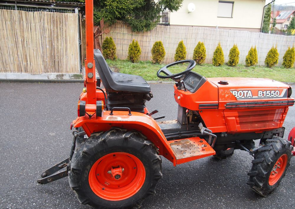 Ciągnik Kubota B1550 1994 traktorek KUBOTA 4x4 19KM - Tractor agricol: Foto 3 Ciągnik Kubota B1550 1994 traktorek KUBOTA 4x4 19KM - Tractor agricol: Foto 3