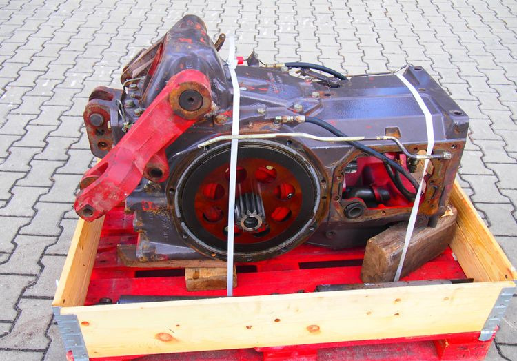 Części do Ciągnika Massey Ferguson MF 3000, 6000 Tylny most z podnośnikiem od MF 3000, 6000 - Axă spate pentru Utilaje agricole: Foto 1 Części do Ciągnika Massey Ferguson MF 3000, 6000 Tylny most z podnośnikiem od MF 3000, 6000 - Axă spate pentru Utilaje agricole: Foto 1