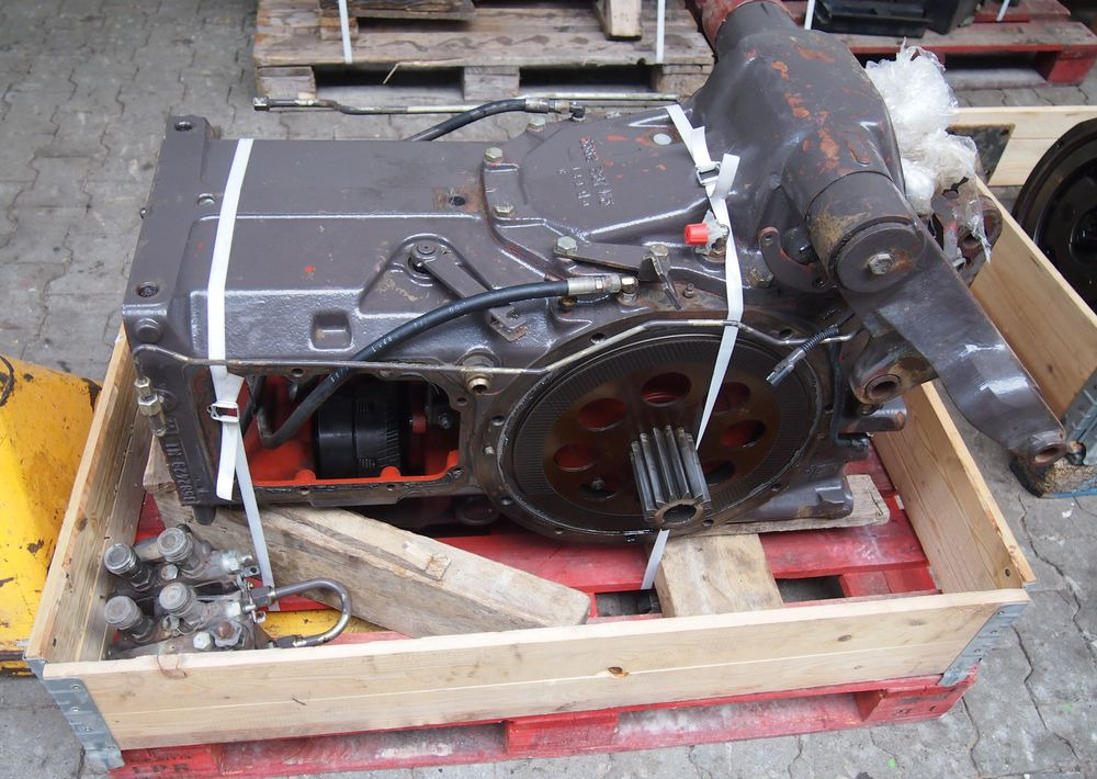 Części do Ciągnika Massey Ferguson MF 3000, 6000 Tylny most z podnośnikiem od MF 3000, 6000 - Axă spate pentru Utilaje agricole: Foto 5 Części do Ciągnika Massey Ferguson MF 3000, 6000 Tylny most z podnośnikiem od MF 3000, 6000 - Axă spate pentru Utilaje agricole: Foto 5