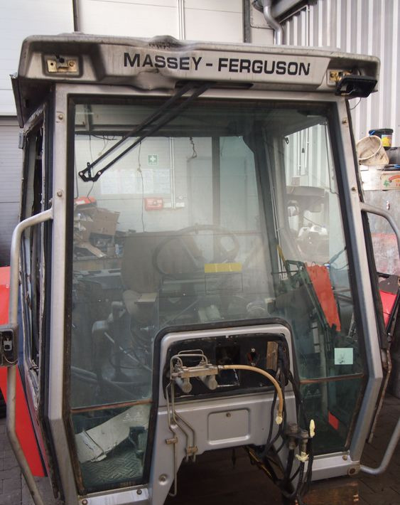 Części do Ciągnika Massey Ferguson MF 3050, 3060, 3070, 3080, 3090 Kabina do Massey Ferguson serii 30.. , 31.. , 36.. - Cabină pentru Utilaje agricole: Foto 1 Części do Ciągnika Massey Ferguson MF 3050, 3060, 3070, 3080, 3090 Kabina do Massey Ferguson serii 30.. , 31.. , 36.. - Cabină pentru Utilaje agricole: Foto 1