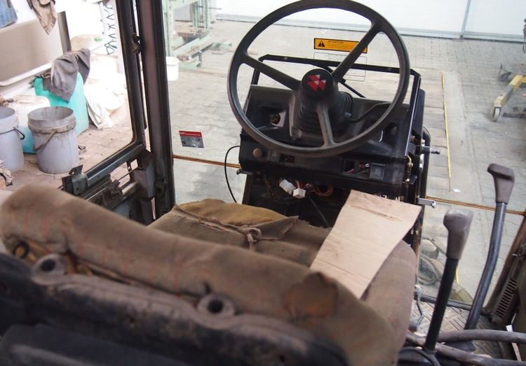 Części do Ciągnika Massey Ferguson MF 3050, 3060, 3070, 3080, 3090 Kabina do Massey Ferguson serii 30.. , 31.. , 36.. - Cabină pentru Utilaje agricole: Foto 3 Części do Ciągnika Massey Ferguson MF 3050, 3060, 3070, 3080, 3090 Kabina do Massey Ferguson serii 30.. , 31.. , 36.. - Cabină pentru Utilaje agricole: Foto 3