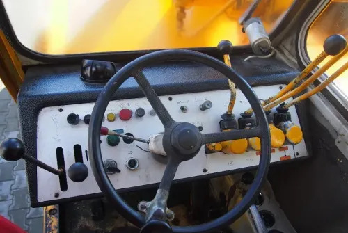 Dźwig Demag V72 1991 Dźwig żuraw Demag V72 12T 13m - Automacara: Foto 4 Dźwig Demag V72 1991 Dźwig żuraw Demag V72 12T 13m - Automacara: Foto 4