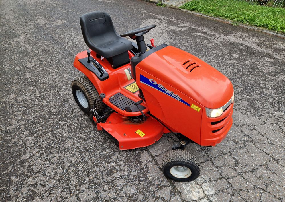 Kosiarka traktorek Simplicity Regent 18,5 Kosiarka Simplicity - Maşină de tuns iarba: Foto 2 Kosiarka traktorek Simplicity Regent 18,5 Kosiarka Simplicity - Maşină de tuns iarba: Foto 2