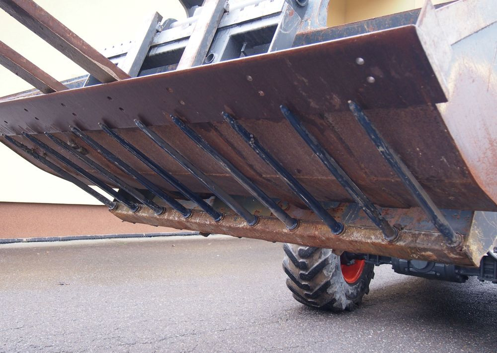 Ładowarka teleskopowa Bobcat T2556 2005 Ładowarka teleskopowa BOBCAT - Stivuitor telescopic: Foto 4 Ładowarka teleskopowa Bobcat T2556 2005 Ładowarka teleskopowa BOBCAT - Stivuitor telescopic: Foto 4