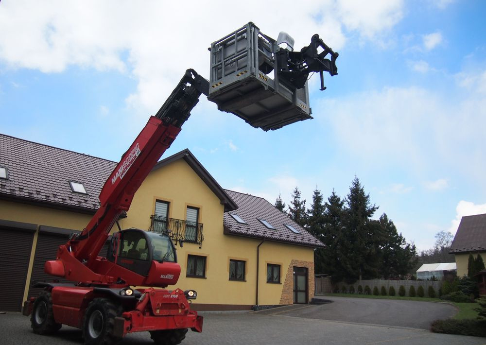 Ładowarka teleskopowa Manitou MRT 2150 Privilege MANITOU ważne UDT - Stivuitor telescopic: Foto 2 Ładowarka teleskopowa Manitou MRT 2150 Privilege MANITOU ważne UDT - Stivuitor telescopic: Foto 2