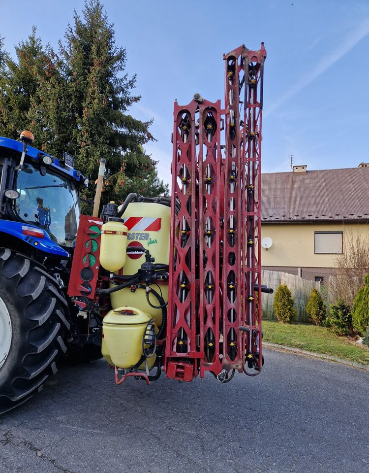 Opryskiwacz Hardi Master plus 1200 2014 Opryskiwacz zawieszany HARDI - Maşină de erbicidat purtata: Foto 1 Opryskiwacz Hardi Master plus 1200 2014 Opryskiwacz zawieszany HARDI - Maşină de erbicidat purtata: Foto 1