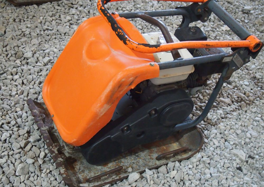 Ubijarka Belle PC5000E 2009 Zagęszczarka ubijarka Bella - Placă compactoare: Foto 1 Ubijarka Belle PC5000E 2009 Zagęszczarka ubijarka Bella - Placă compactoare: Foto 1