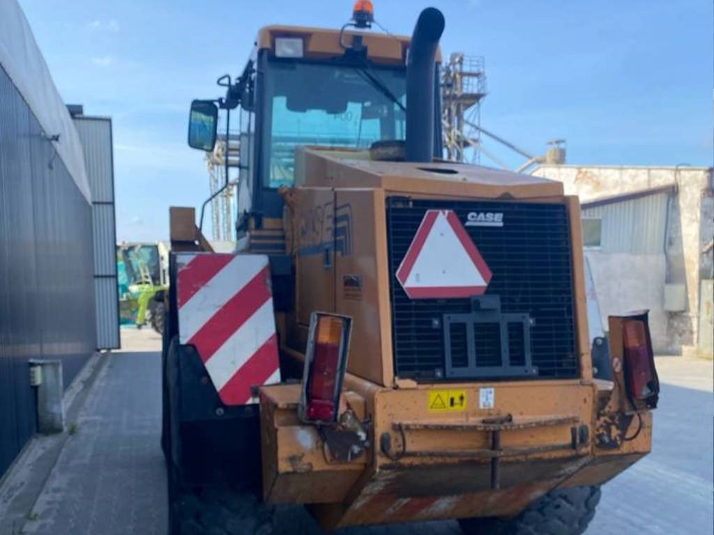 Încărcător frontal pe pneuri Case 621 C: Foto 7