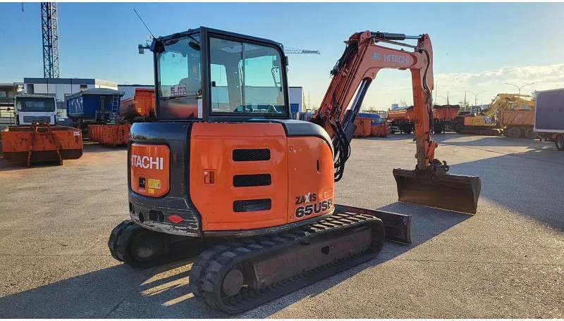 Hitachi ZX65USB-5A CLR - Excavator pe şenile: Foto 4 Hitachi ZX65USB-5A CLR - Excavator pe şenile: Foto 4