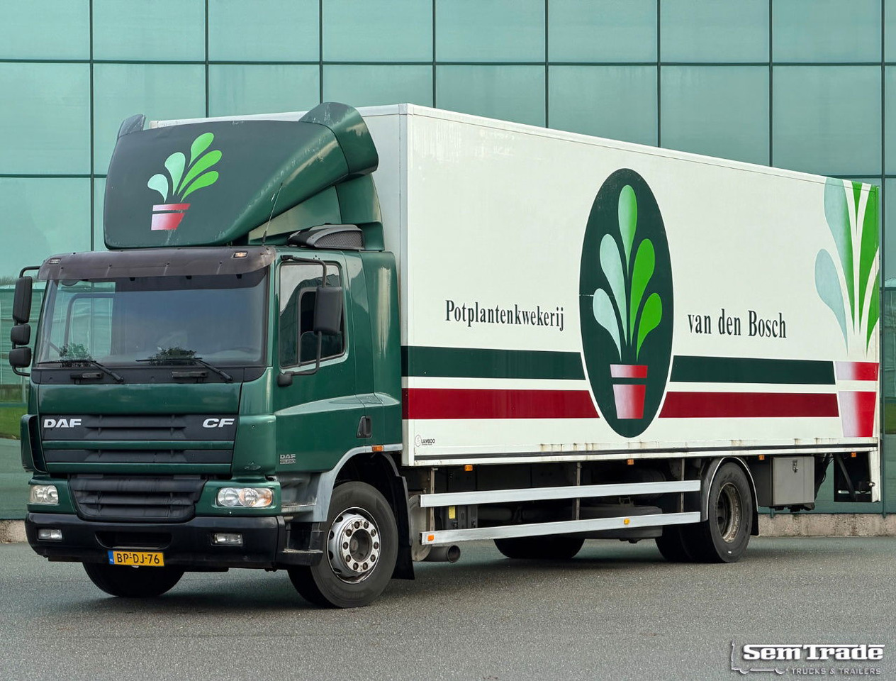 DAF CF 65.250 Euro 3 Manual Gearbox Lamboo Isolated BOX + Heater 970x250x270 CM Inside Tail Lift Holland-Truck - Camion furgon: Foto 1 DAF CF 65.250 Euro 3 Manual Gearbox Lamboo Isolated BOX + Heater 970x250x270 CM Inside Tail Lift Holland-Truck - Camion furgon: Foto 1