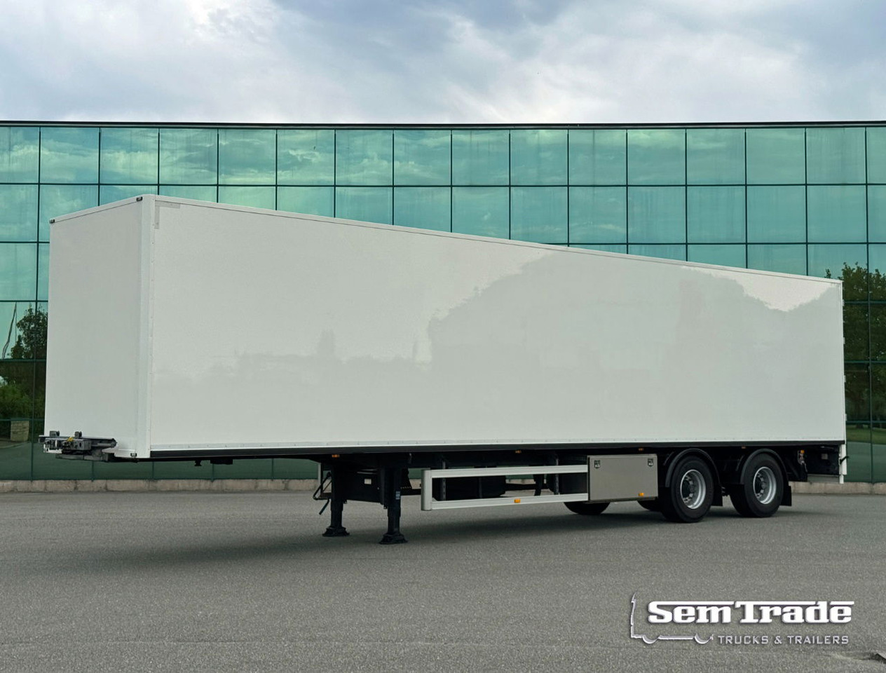 FAG 2 AS Burgers BAK Geisoleerd Gegalvaniseerd Chassis ZO Goed ALS Nieuw Direct Leverbaar 1325 x 244 x 267 CM Inwendig - Semiremorcă furgon: Foto 1 FAG 2 AS Burgers BAK Geisoleerd Gegalvaniseerd Chassis ZO Goed ALS Nieuw Direct Leverbaar 1325 x 244 x 267 CM Inwendig - Semiremorcă furgon: Foto 1