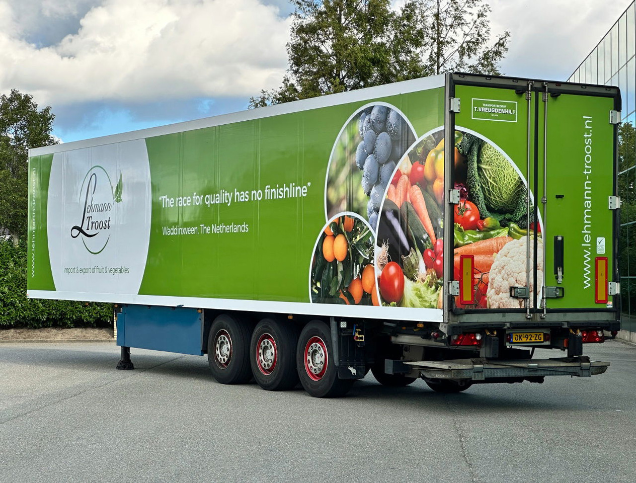 Schmitz Cargobull SKO 24 Thermo King SLX 200 Only 3645 Engine Hours 2X Lift Axle Flowerwide 270 CM High Inside Tail Lift NL-Trailer - Semiremorcă frigider: Foto 3 Schmitz Cargobull SKO 24 Thermo King SLX 200 Only 3645 Engine Hours 2X Lift Axle Flowerwide 270 CM High Inside Tail Lift NL-Trailer - Semiremorcă frigider: Foto 3