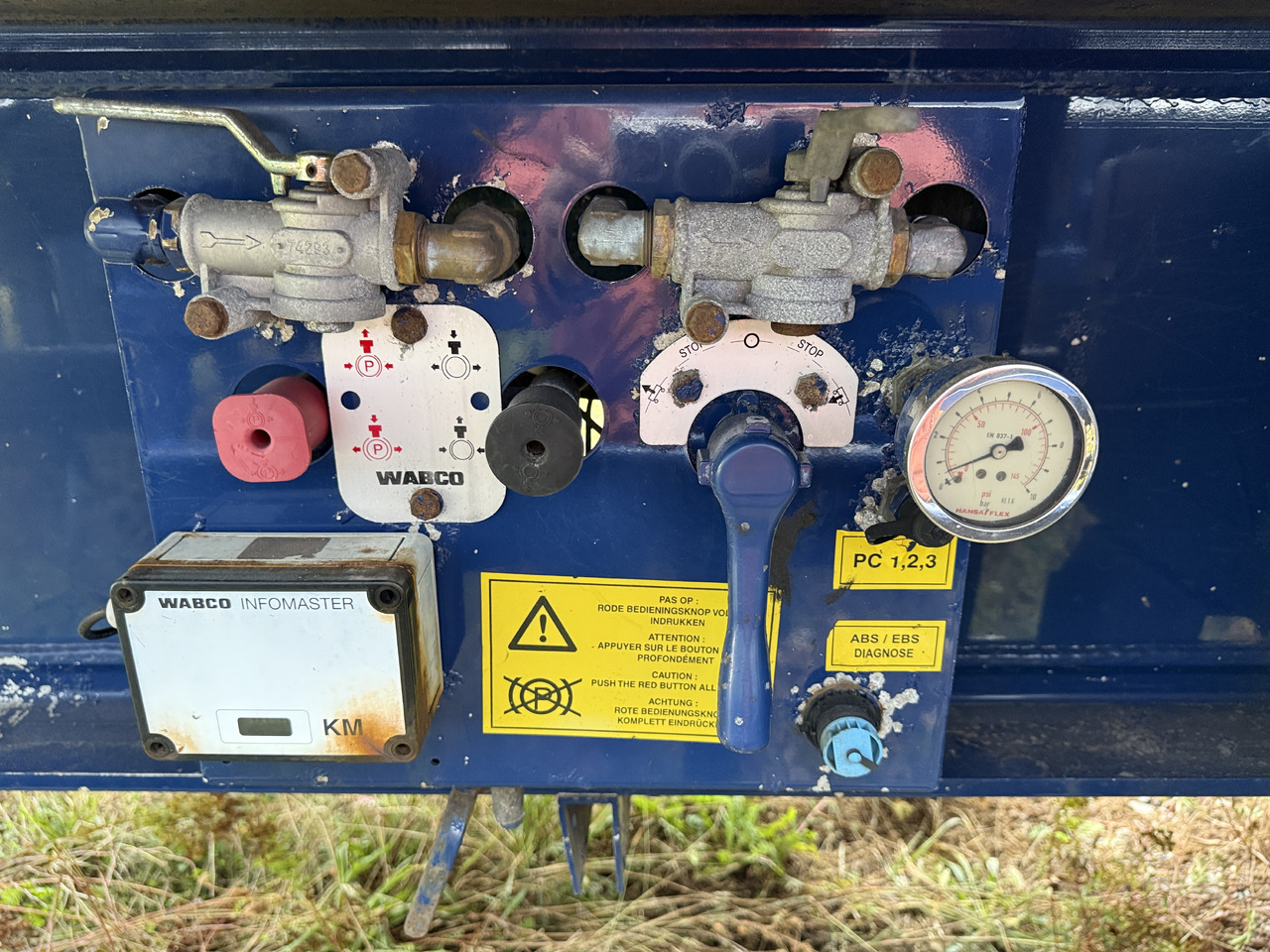 STAS 67m3 ADR classes EX II. FL. OX. AT - Semiremorcă basculantă: Foto 5 STAS 67m3 ADR classes EX II. FL. OX. AT - Semiremorcă basculantă: Foto 5