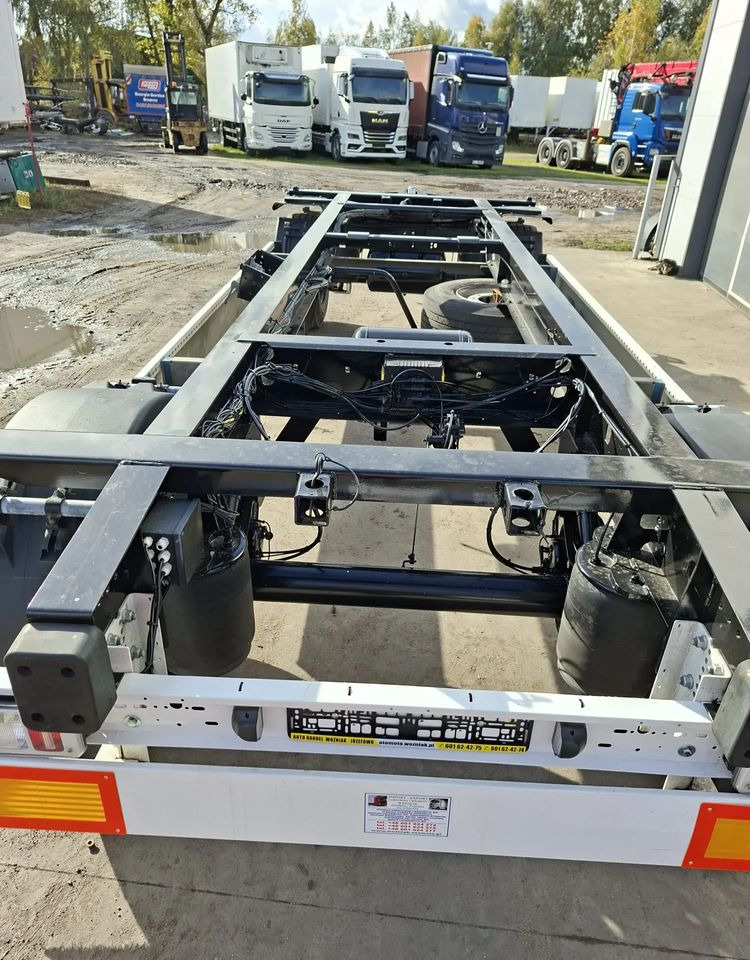 Krone BDF osie SAF przyczepa - Remorcă transport containere/ Swap body: Foto 4 Krone BDF osie SAF przyczepa - Remorcă transport containere/ Swap body: Foto 4