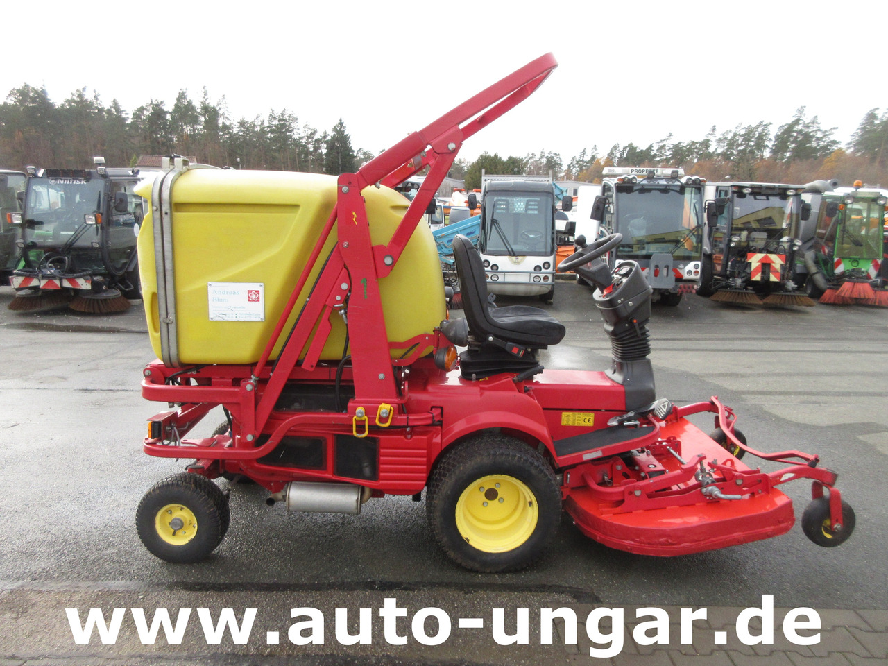 Ferrari PG280D Hochentleerung Hydrostat Kubota Diesel Parkmäher Mäher - Utilaje pentru fân: Foto 4 Ferrari PG280D Hochentleerung Hydrostat Kubota Diesel Parkmäher Mäher - Utilaje pentru fân: Foto 4