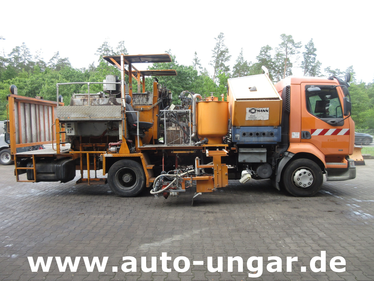 Hofmann H75 - 1000 Thermoplastic Roadmarking Machine Truck Mounted Hot Paint - Maşină de asfaltat: Foto 3 Hofmann H75 - 1000 Thermoplastic Roadmarking Machine Truck Mounted Hot Paint - Maşină de asfaltat: Foto 3
