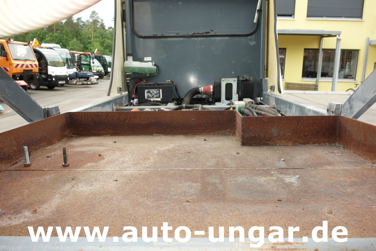 Boschung S3 Wasserfass Kipper 4-Rad-Lenkung Multicar Kommunalfahrzeug Geräteträger - Maşina comunala: Foto 5 Boschung S3 Wasserfass Kipper 4-Rad-Lenkung Multicar Kommunalfahrzeug Geräteträger - Maşina comunala: Foto 5