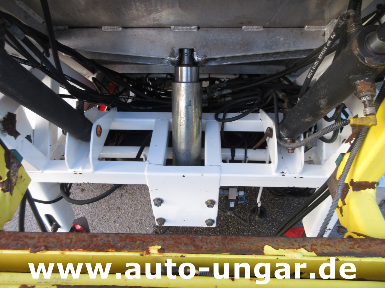 Piaggio Maxxi D120 Diesel Müllwagen Bj. 2012 BOM Garbage Truck °1067 - Autogunoiere: Foto 5 Piaggio Maxxi D120 Diesel Müllwagen Bj. 2012 BOM Garbage Truck °1067 - Autogunoiere: Foto 5