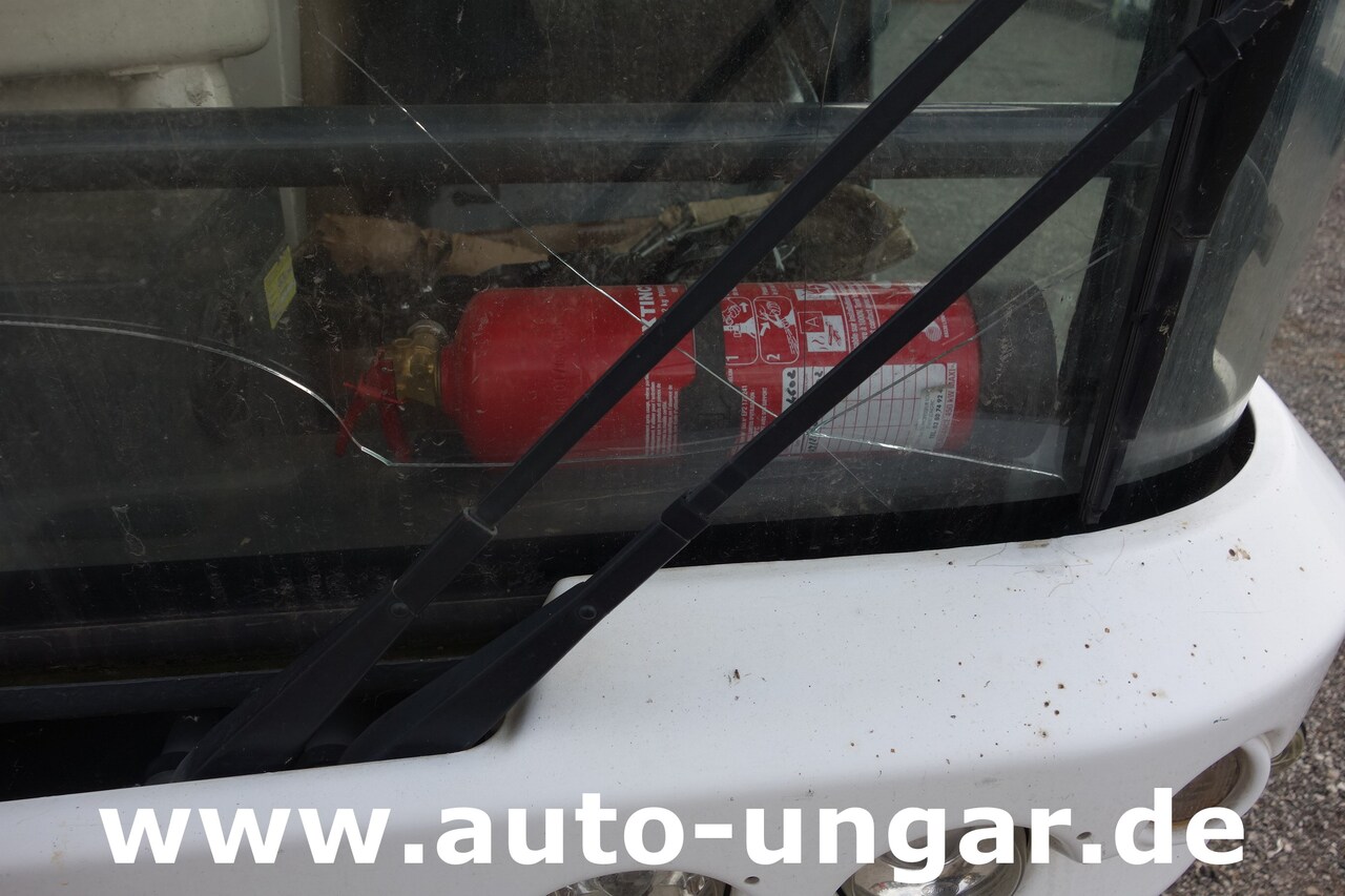 Ravo C540 / 530 Kehrmaschine - Kärcher - Heckabsaugung - Motorschaden - Măturătoare stradală: Foto 4 Ravo C540 / 530 Kehrmaschine - Kärcher - Heckabsaugung - Motorschaden - Măturătoare stradală: Foto 4