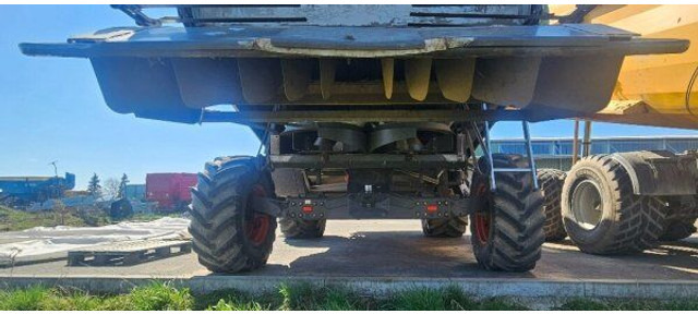 Claas Tucano 450 (839) +V 750 - Combină de recoltat cereale: Foto 5 Claas Tucano 450 (839) +V 750 - Combină de recoltat cereale: Foto 5