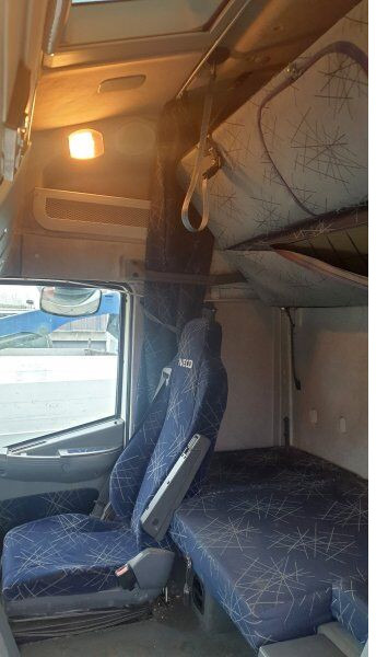 Camion platformă, Camion cu macara Iveco Stralis 420: Foto 13