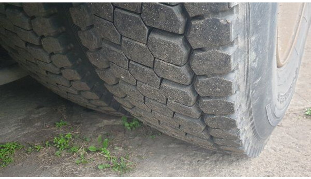 Camion platformă, Camion cu macara Iveco Stralis 420: Foto 9