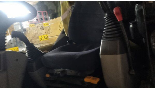 Komatsu PW 138 MR - Excavator pe roţi: Foto 4 Komatsu PW 138 MR - Excavator pe roţi: Foto 4