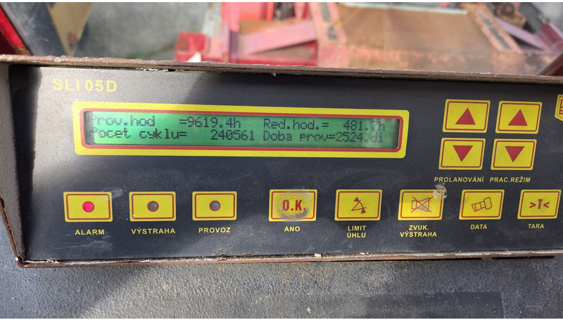 Macara montată Mercedes-Benz 6x4 Actros 3332K +20t (ČKD) AD 20.2: Foto 11