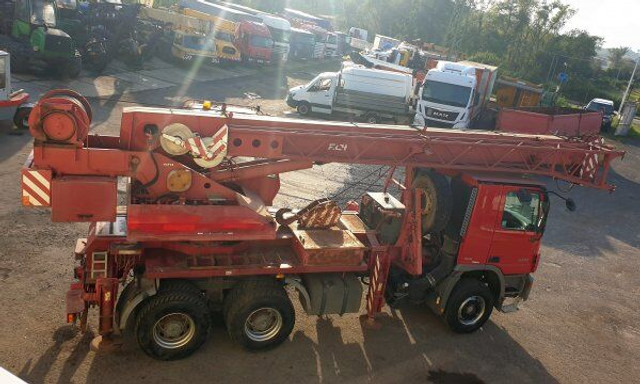 Macara montată Mercedes-Benz 6x4 Actros 3332K +20t (ČKD) AD 20.2: Foto 18
