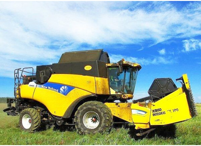 New Holland CR 980 (351) +BISO: VX 750 Crop Ranger +CX100 - Combină de recoltat cereale: Foto 1 New Holland CR 980 (351) +BISO: VX 750 Crop Ranger +CX100 - Combină de recoltat cereale: Foto 1
