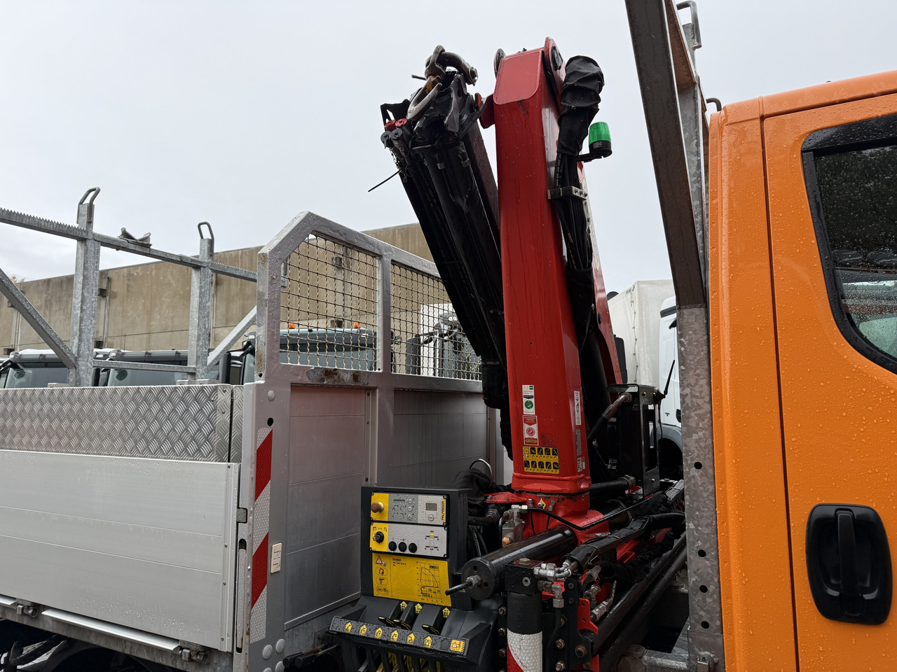 Iveco Daily 55S18W 4X4 Palfinger PK 7.501 - Autoutilitară cu platformă: Foto 3 Iveco Daily 55S18W 4X4 Palfinger PK 7.501 - Autoutilitară cu platformă: Foto 3