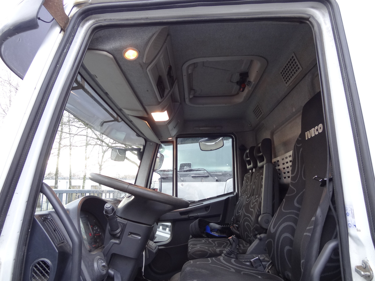 Iveco EuroCargo 120E25 Fassi F38 - Camion platformă, Camion cu macara: Foto 3 Iveco EuroCargo 120E25 Fassi F38 - Camion platformă, Camion cu macara: Foto 3